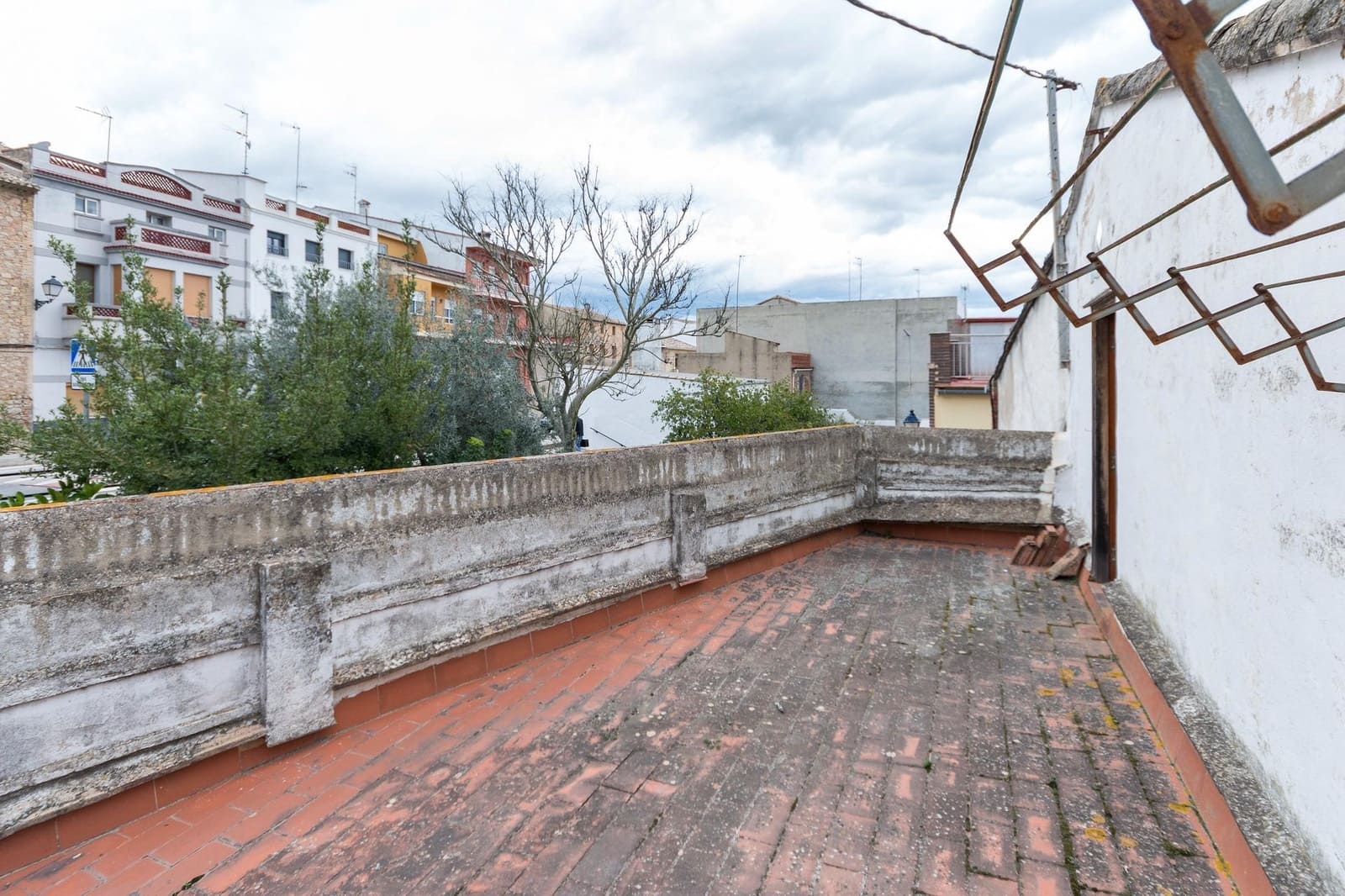 4 slaapkamer Flat te koop in Montichelvo - € 90.000 (Ref: 8886142)