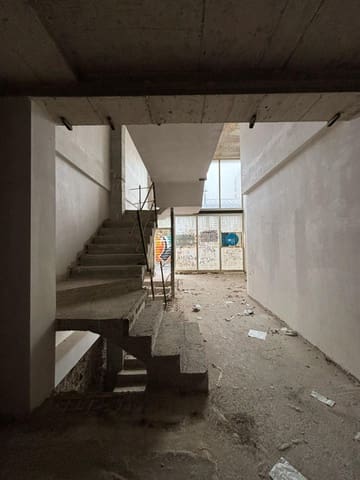 Commercieel te koop in Gandia - € 157.000 (Ref: 8900243)