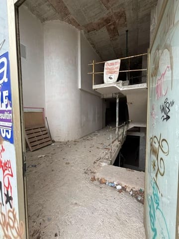 Commercieel te koop in Gandia - € 157.000 (Ref: 8900243)