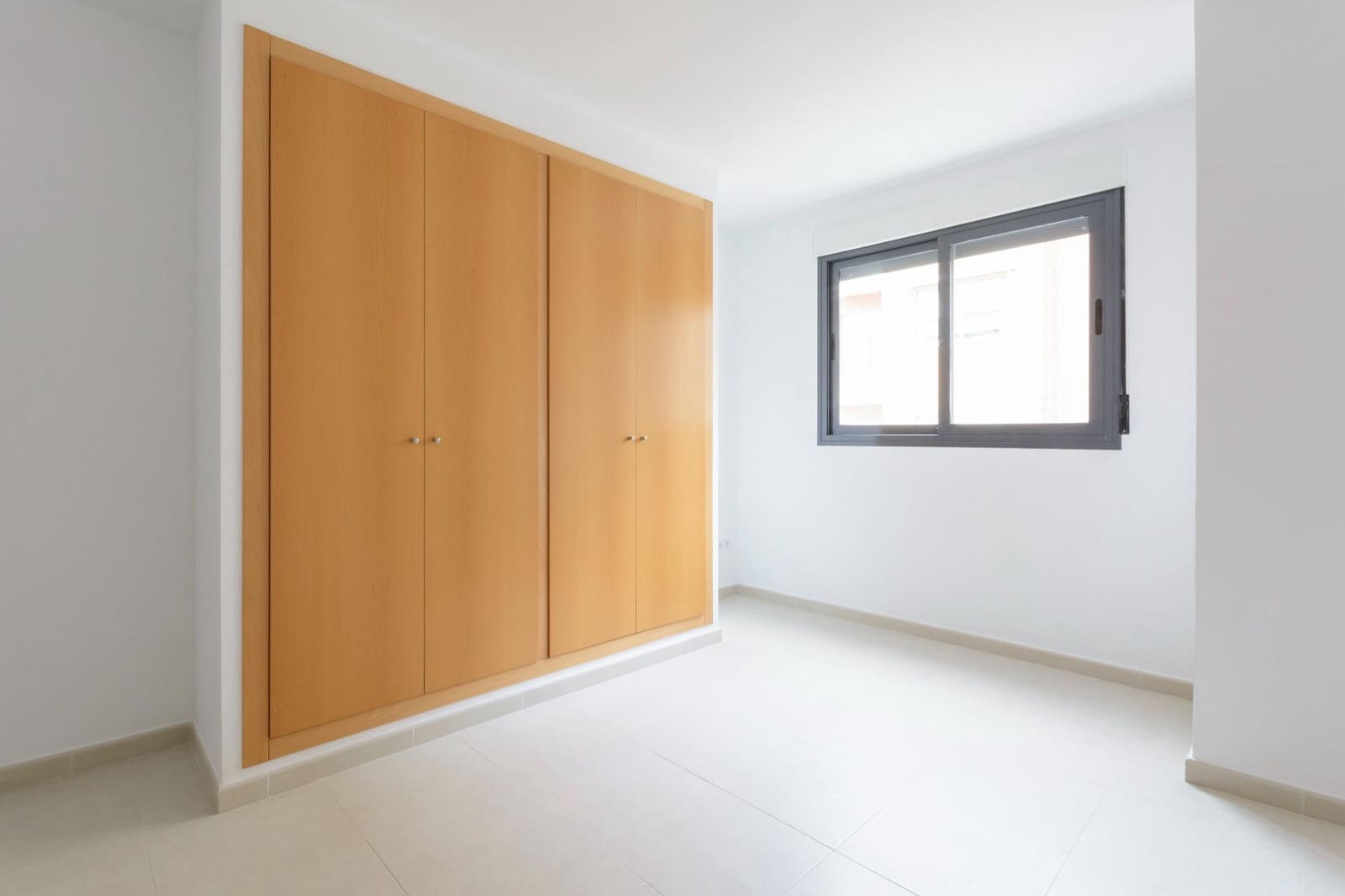 3 makuuhuone Asunto myytävänä paikassa Gandia mukana 
autotalli - 224 000 € (Ref: 8936657)