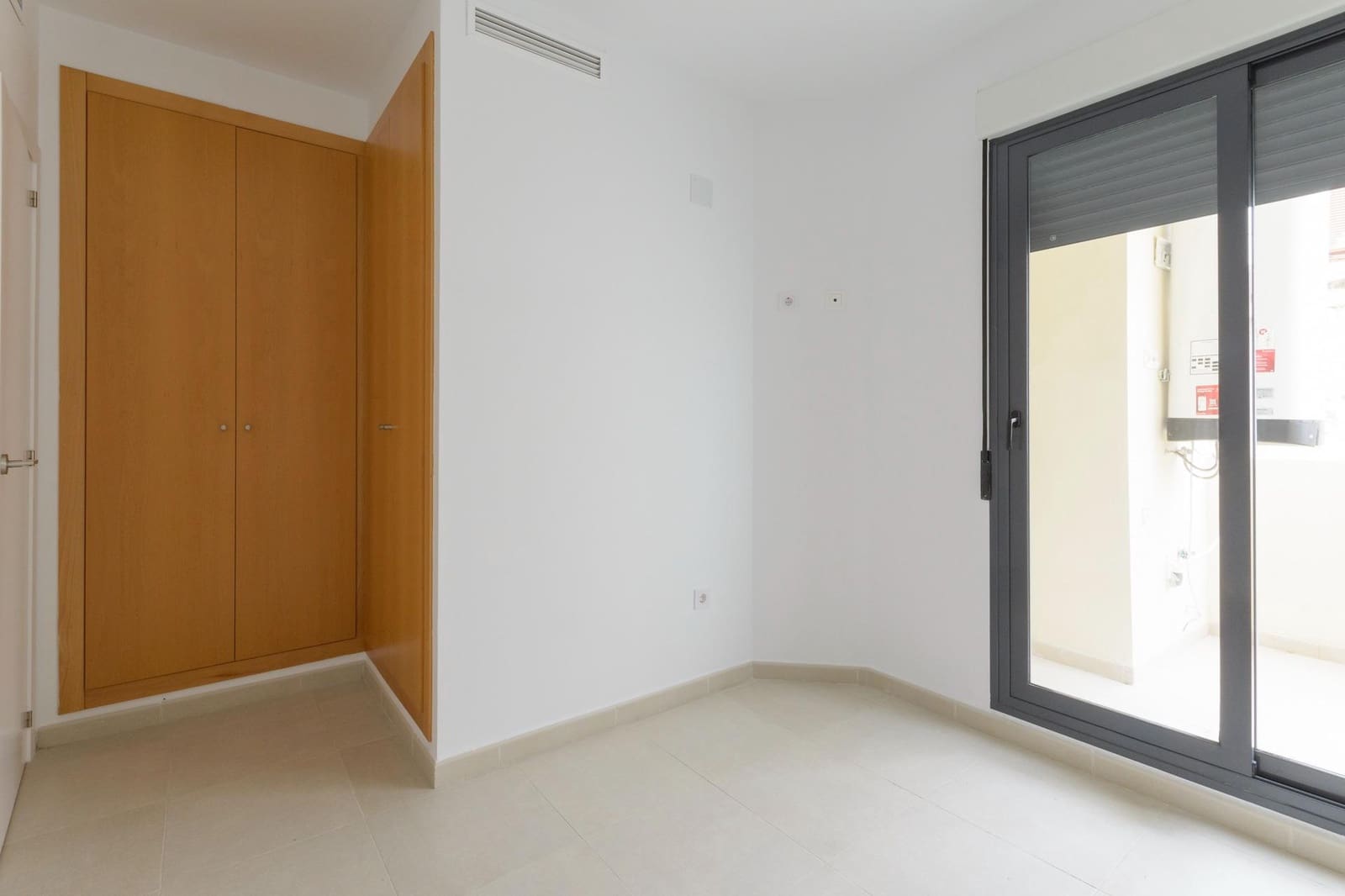 3 makuuhuone Asunto myytävänä paikassa Gandia mukana 
autotalli - 224 000 € (Ref: 8936657)