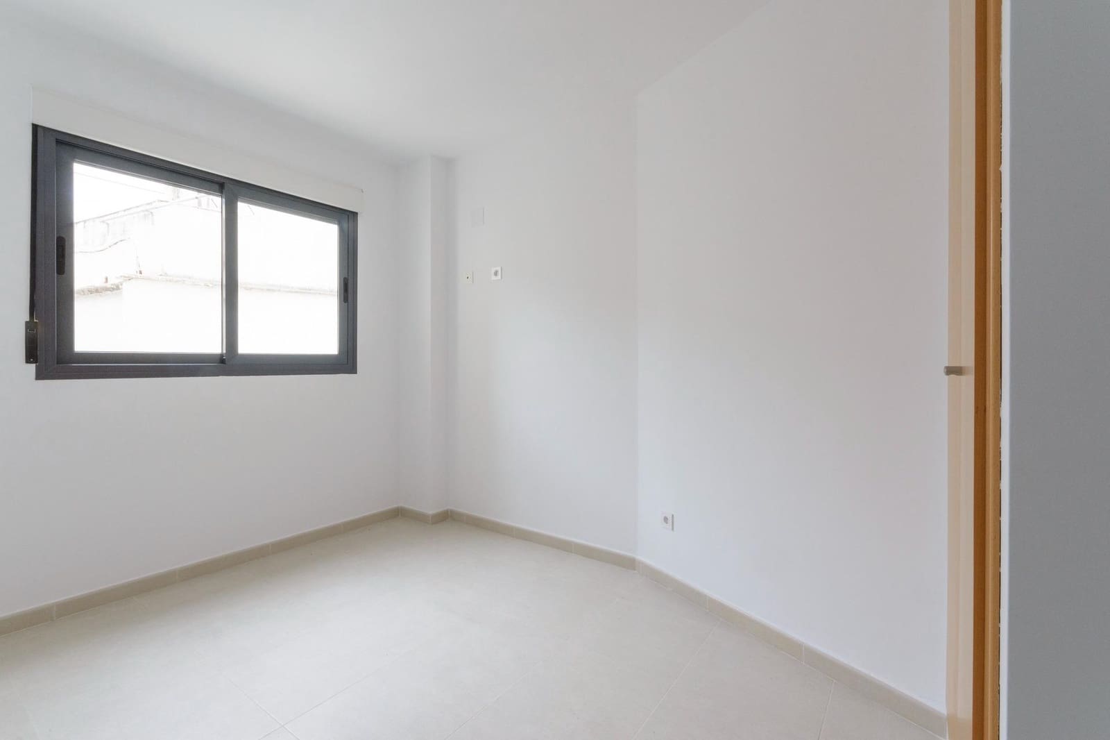 3 makuuhuone Asunto myytävänä paikassa Gandia mukana 
autotalli - 224 000 € (Ref: 8936657)