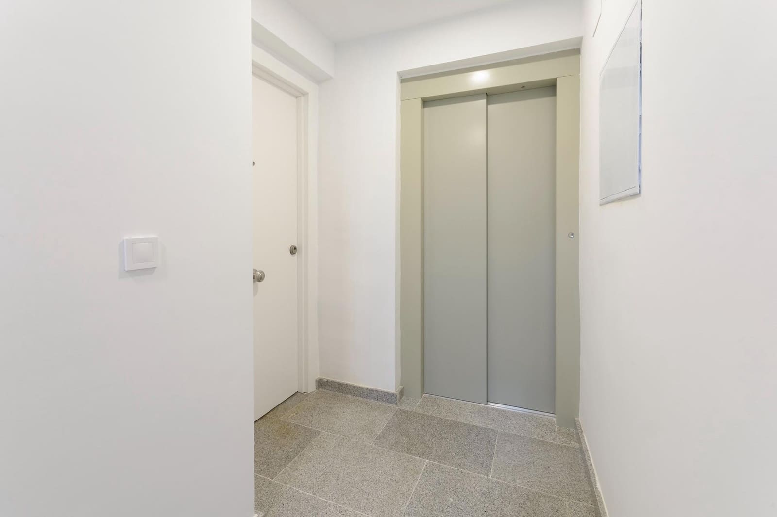 3 makuuhuone Asunto myytävänä paikassa Gandia mukana 
autotalli - 224 000 € (Ref: 8936657)