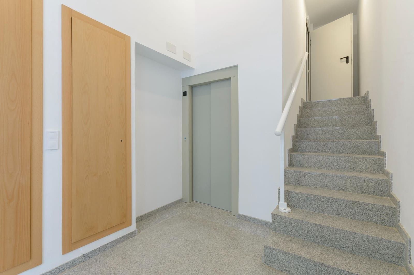 3 makuuhuone Asunto myytävänä paikassa Gandia mukana 
autotalli - 224 000 € (Ref: 8936657)