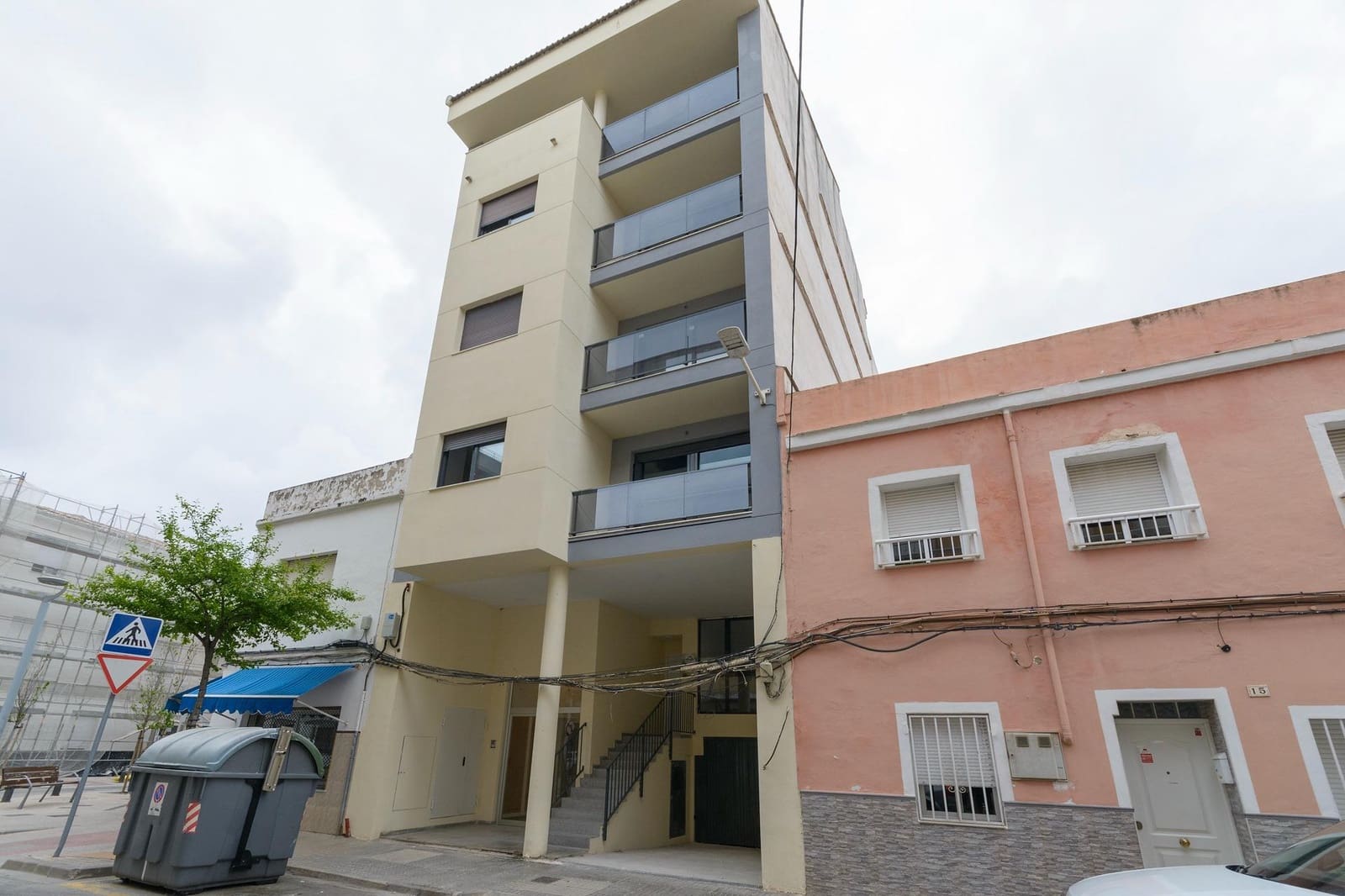 3 makuuhuone Asunto myytävänä paikassa Gandia mukana 
autotalli - 224 000 € (Ref: 8936657)