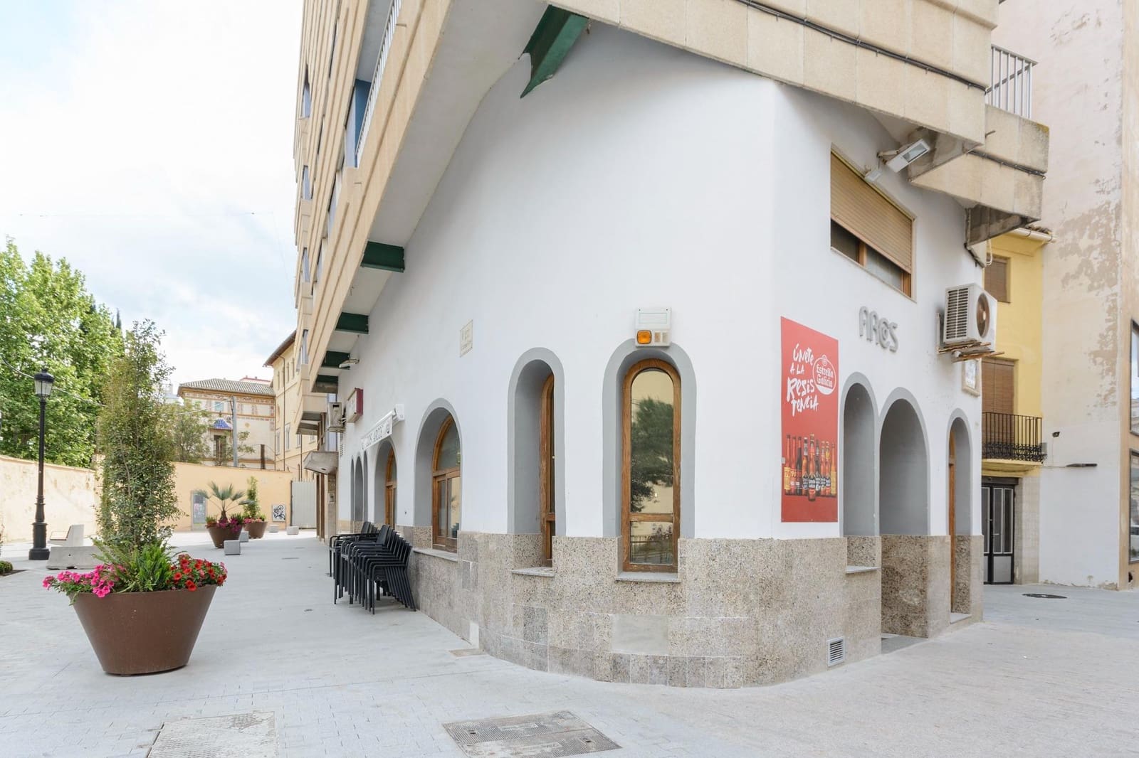 Commercial for sale in Gandia - € 295,000 (Ref: 8946520)