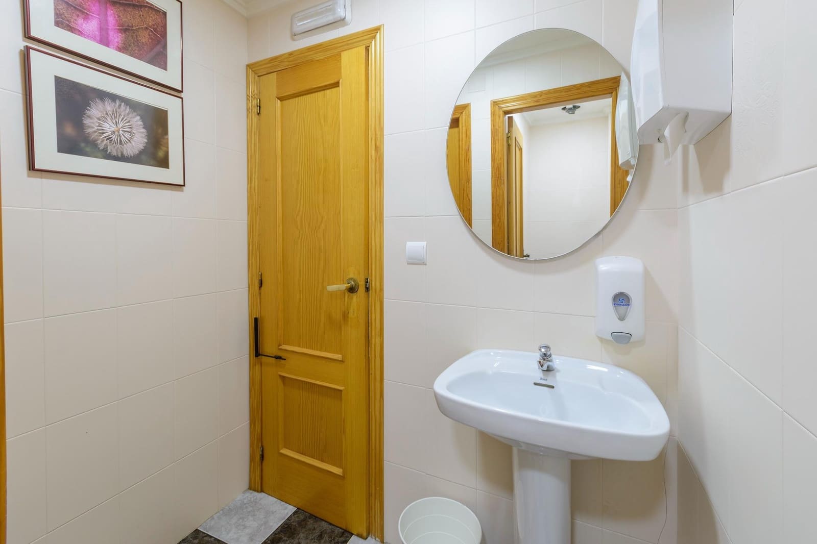 Commercial for sale in Gandia - € 295,000 (Ref: 8946520)