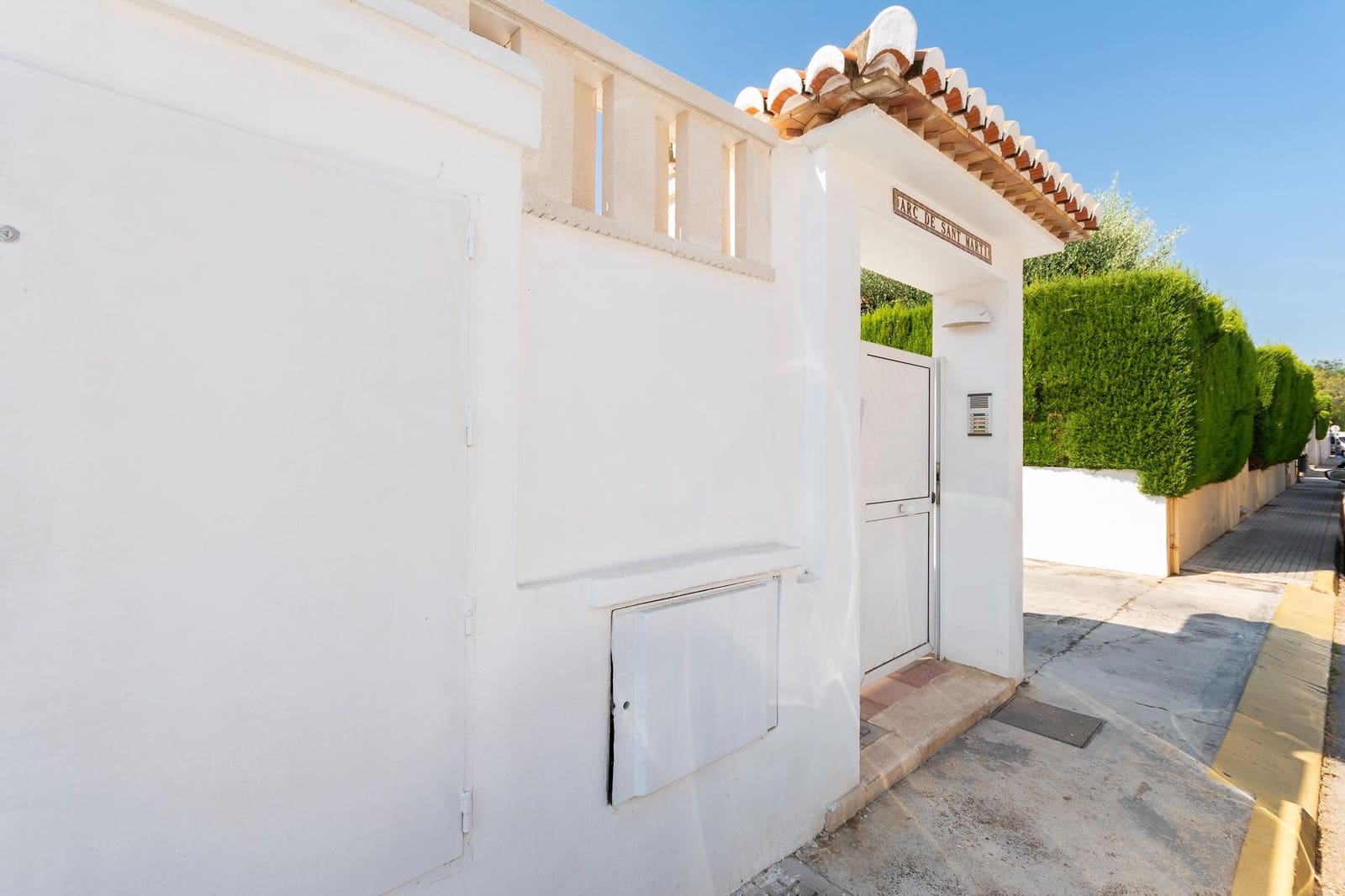 4 soveværelse Semi-Rækkehus til salg i Gandia med swimmingpool garage - € 375.000 (Ref: 9107166)