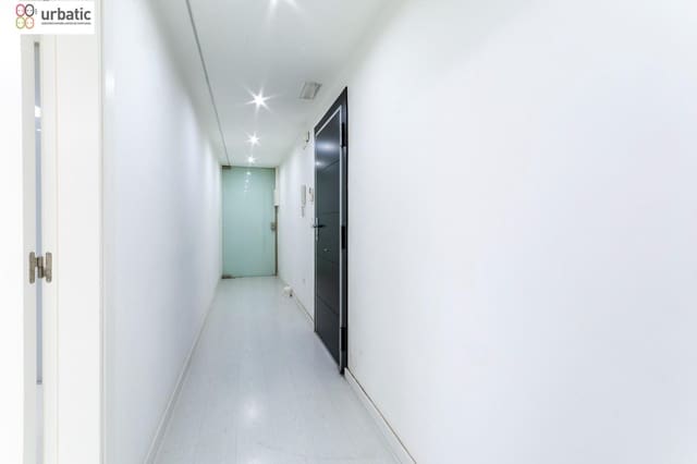 Office for sale in Gandia - € 250,000 (Ref: 9129858)