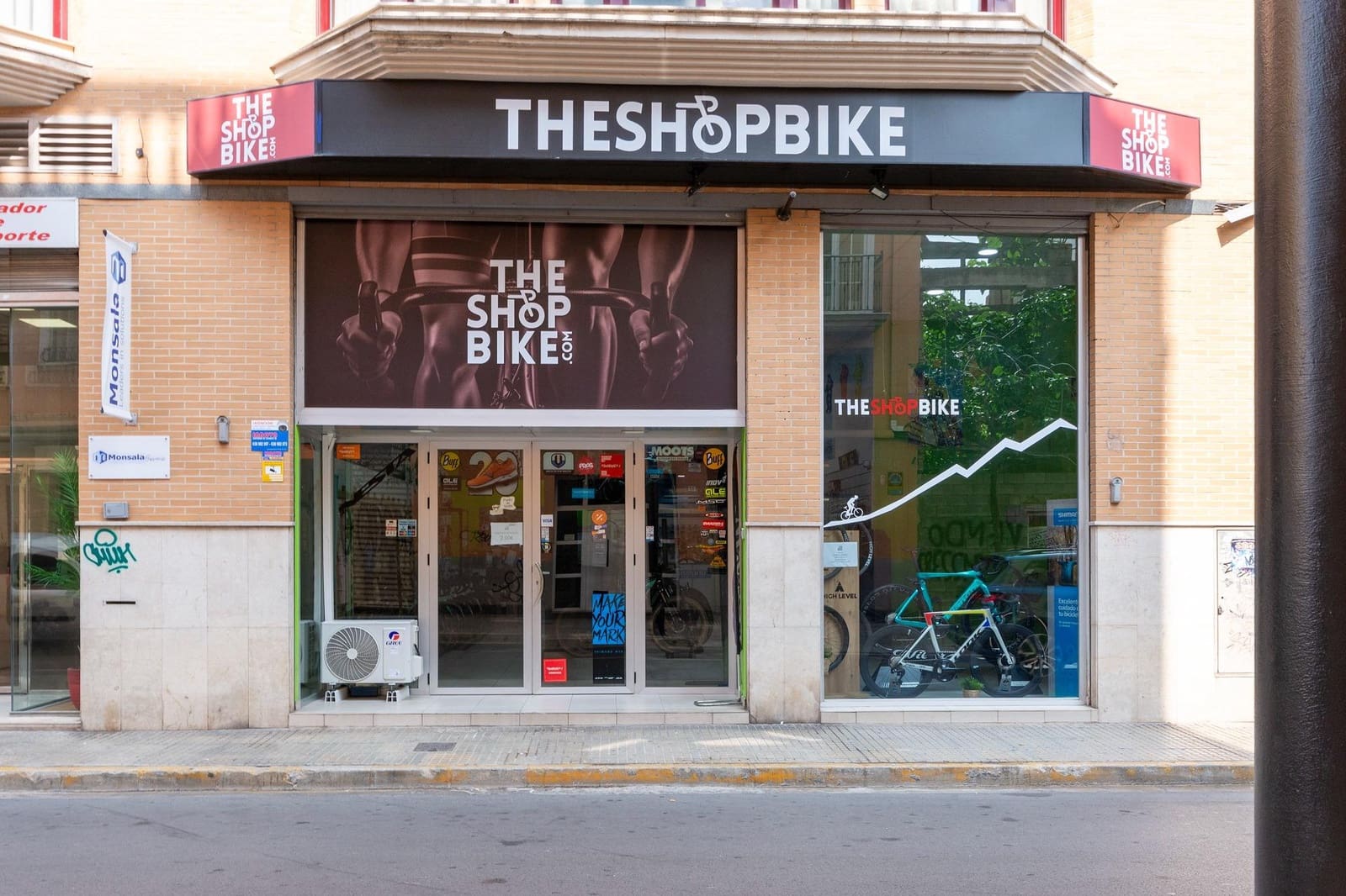 Erhverv til salg i Gandia - € 280.000 (Ref: 9129859)