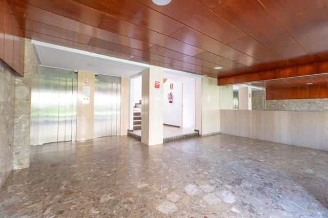 5 bedroom Apartment for sale in Gandia with pool garage - € 630,000 (Ref: 9132537)