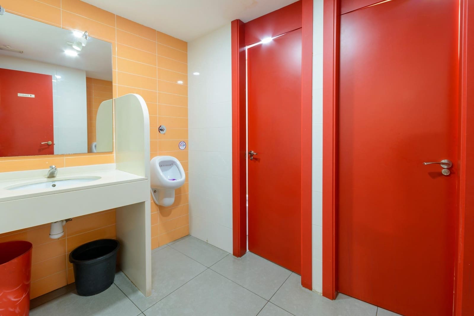 Commercial for sale in Gandia - € 350,000 (Ref: 9220112)