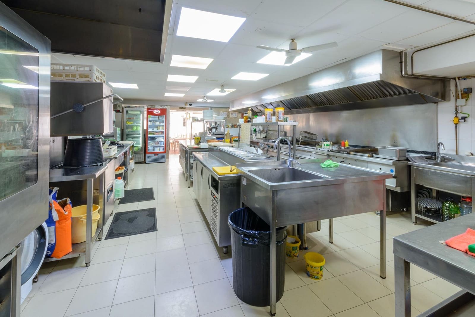 Commercial for sale in Gandia - € 350,000 (Ref: 9220112)