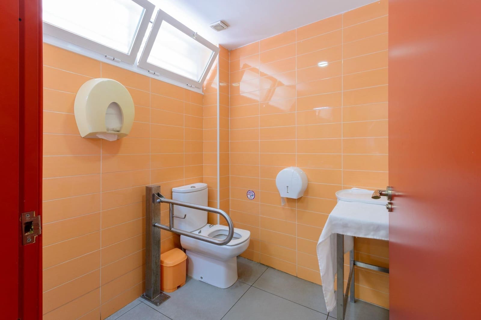 Commercial for sale in Gandia - € 350,000 (Ref: 9220112)