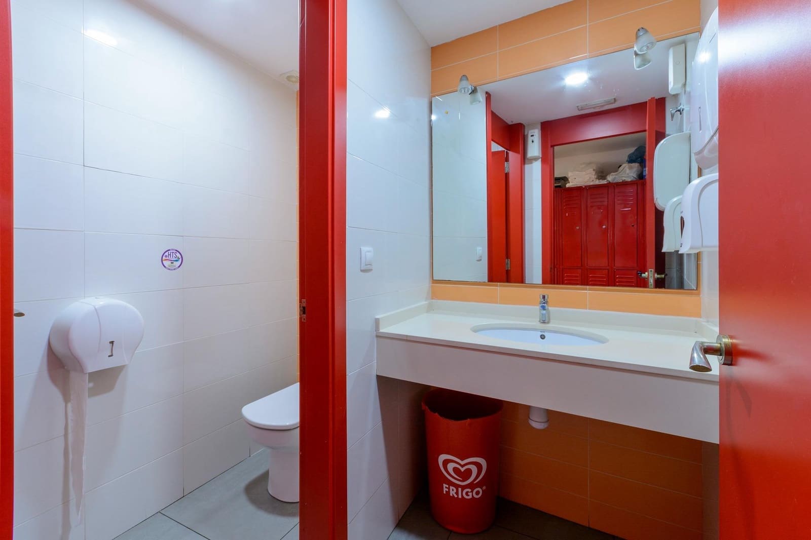 Commercial for sale in Gandia - € 350,000 (Ref: 9220112)