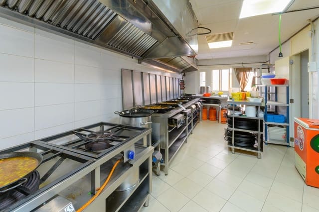 Commercial for sale in Gandia - € 350,000 (Ref: 9220112)