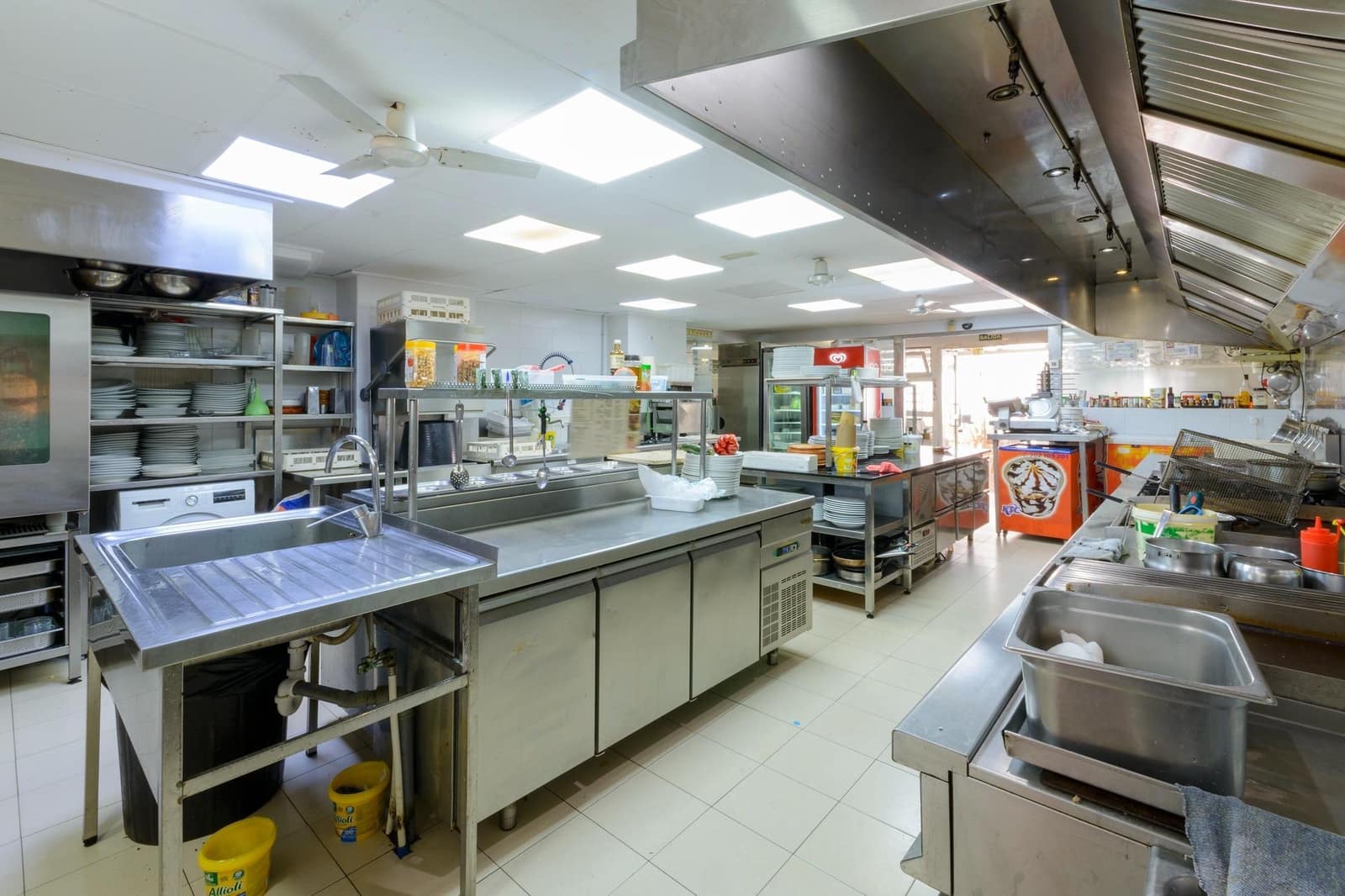 Commercial for sale in Gandia - € 350,000 (Ref: 9220112)