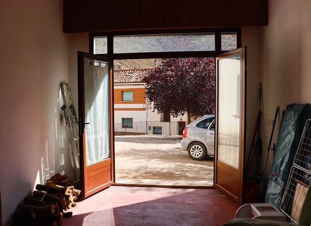 3 soveværelse Finca/Landehus til salg i Camarena de la Sierra med garage - € 138.900 (Ref: 9344913)