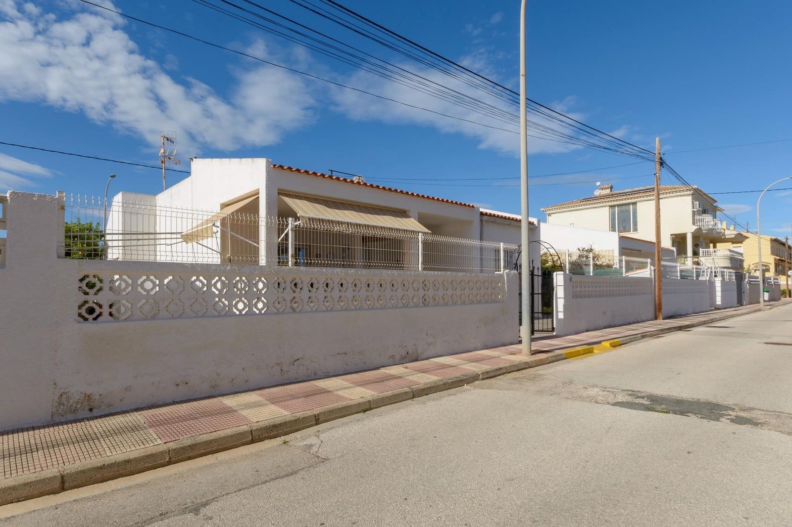 Chalet de 3 habitaciones en Daimús en venta con garaje - 315.000 € (Ref: 9391045)