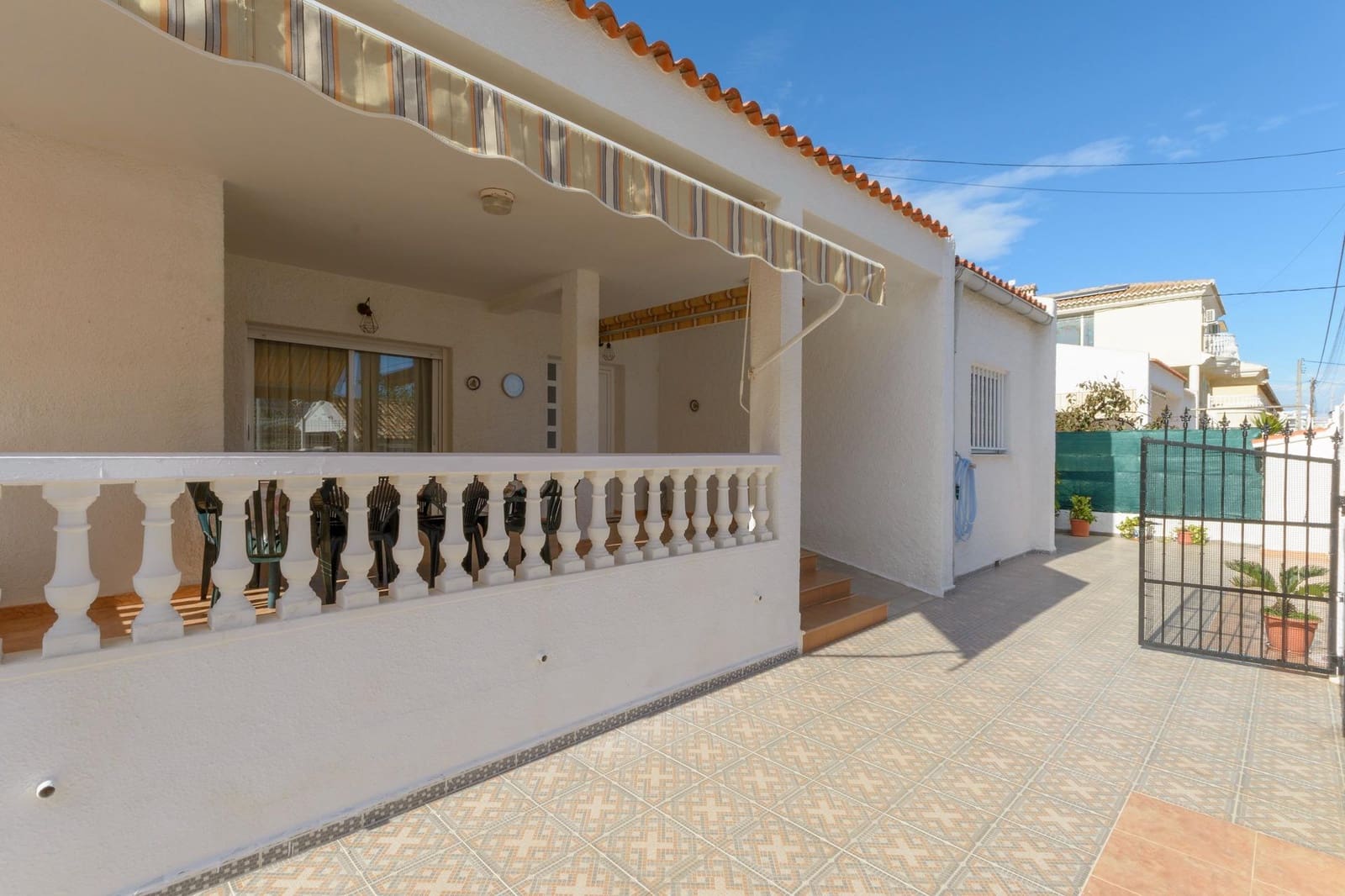 Chalet de 3 habitaciones en Daimús en venta con garaje - 315.000 € (Ref: 9391045)