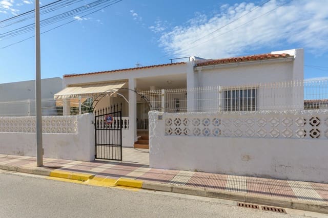 Chalet de 3 habitaciones en Daimús en venta con garaje - 315.000 € (Ref: 9391045)