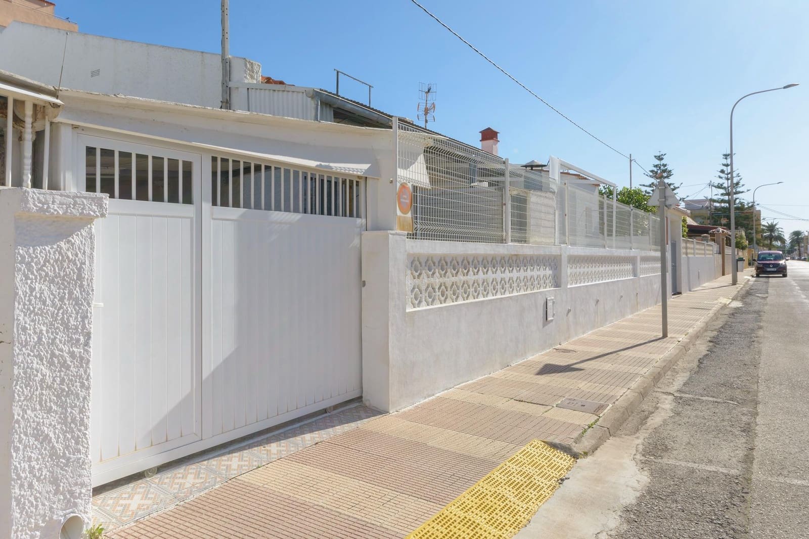 Chalet de 3 habitaciones en Daimús en venta con garaje - 315.000 € (Ref: 9391045)