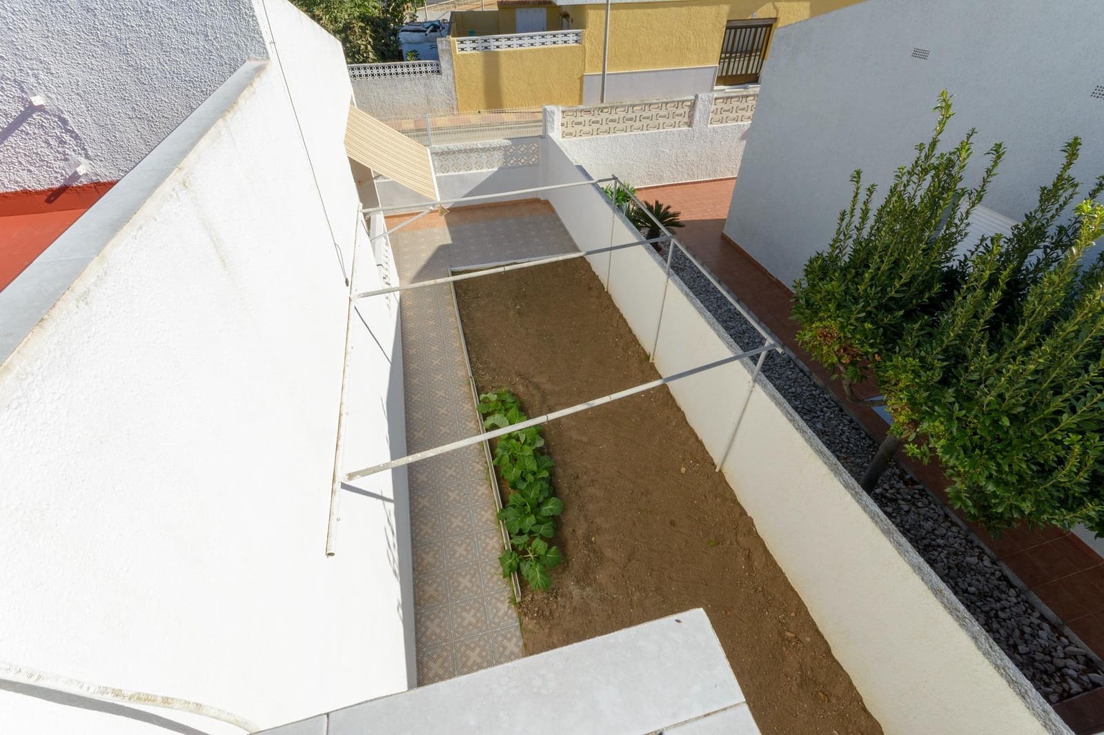 Chalet de 3 habitaciones en Daimús en venta con garaje - 315.000 € (Ref: 9391045)