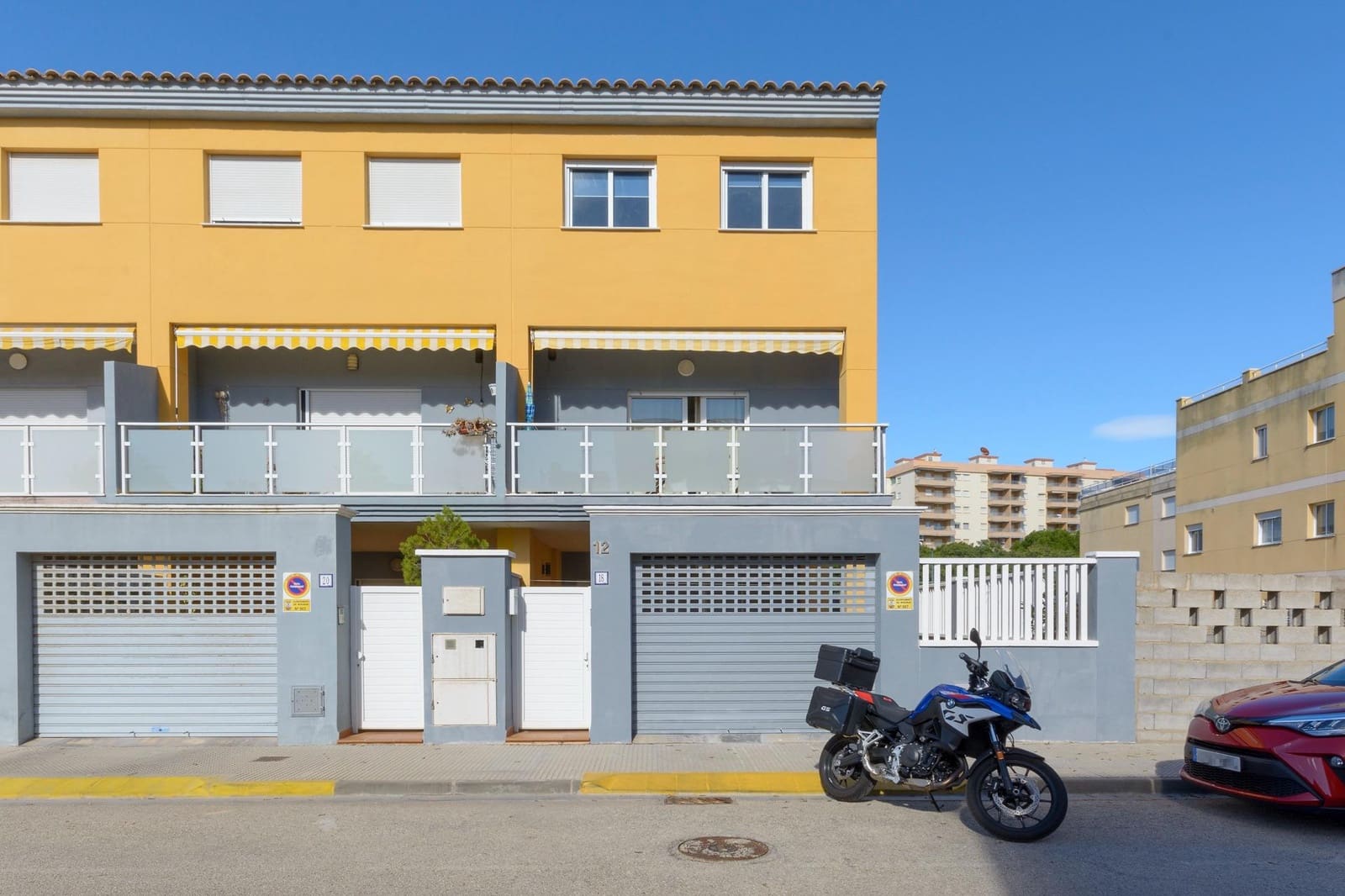 3 soverom Rekkehus til salgs i Miramar med garasje - € 259 900 (Ref: 9398600)