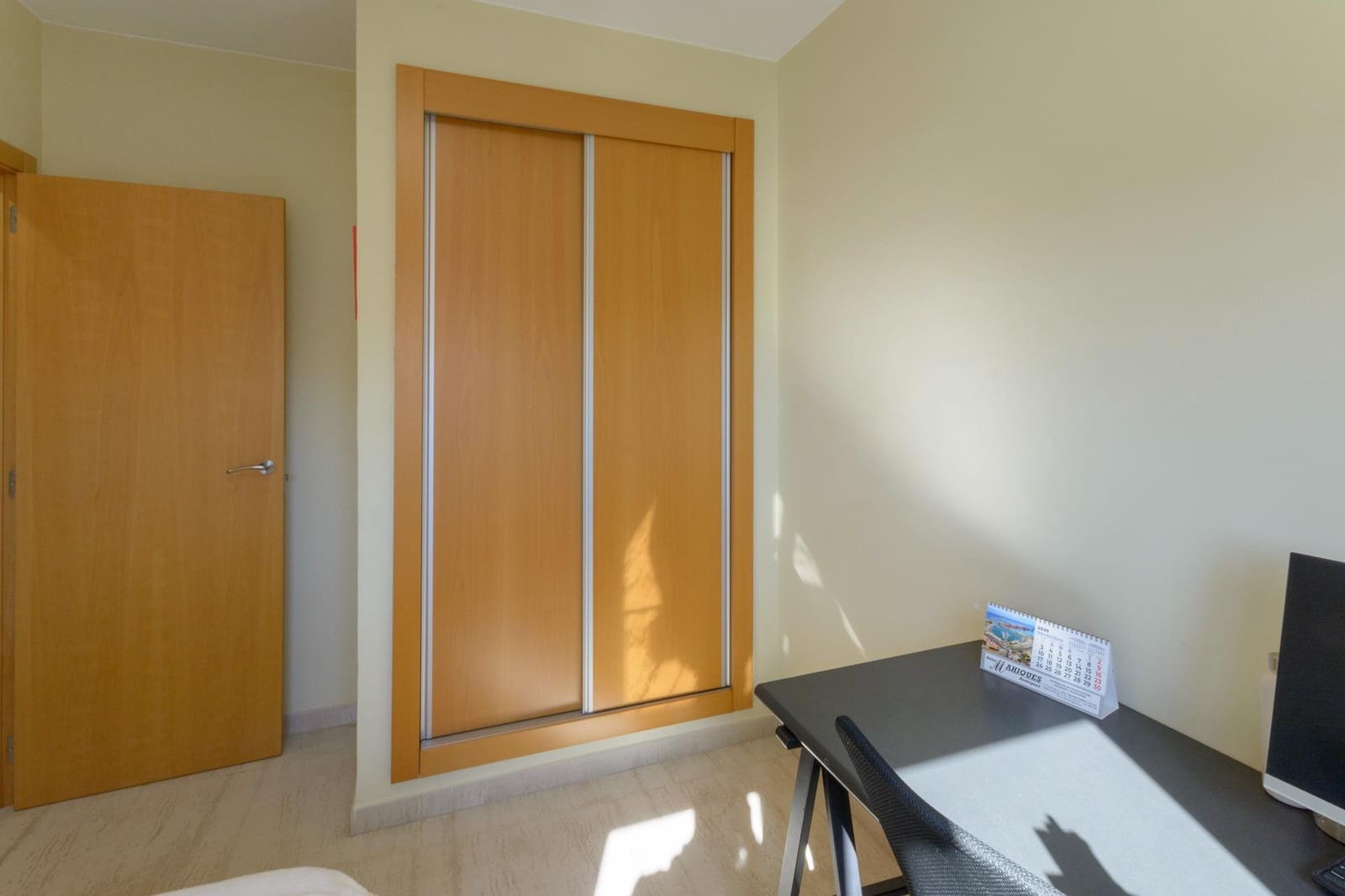 3 soverom Rekkehus til salgs i Miramar med garasje - € 259 900 (Ref: 9398600)