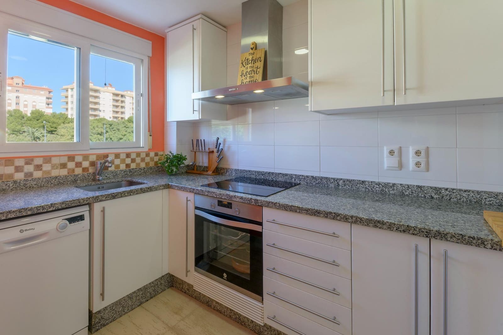 3 soverom Rekkehus til salgs i Miramar med garasje - € 259 900 (Ref: 9398600)