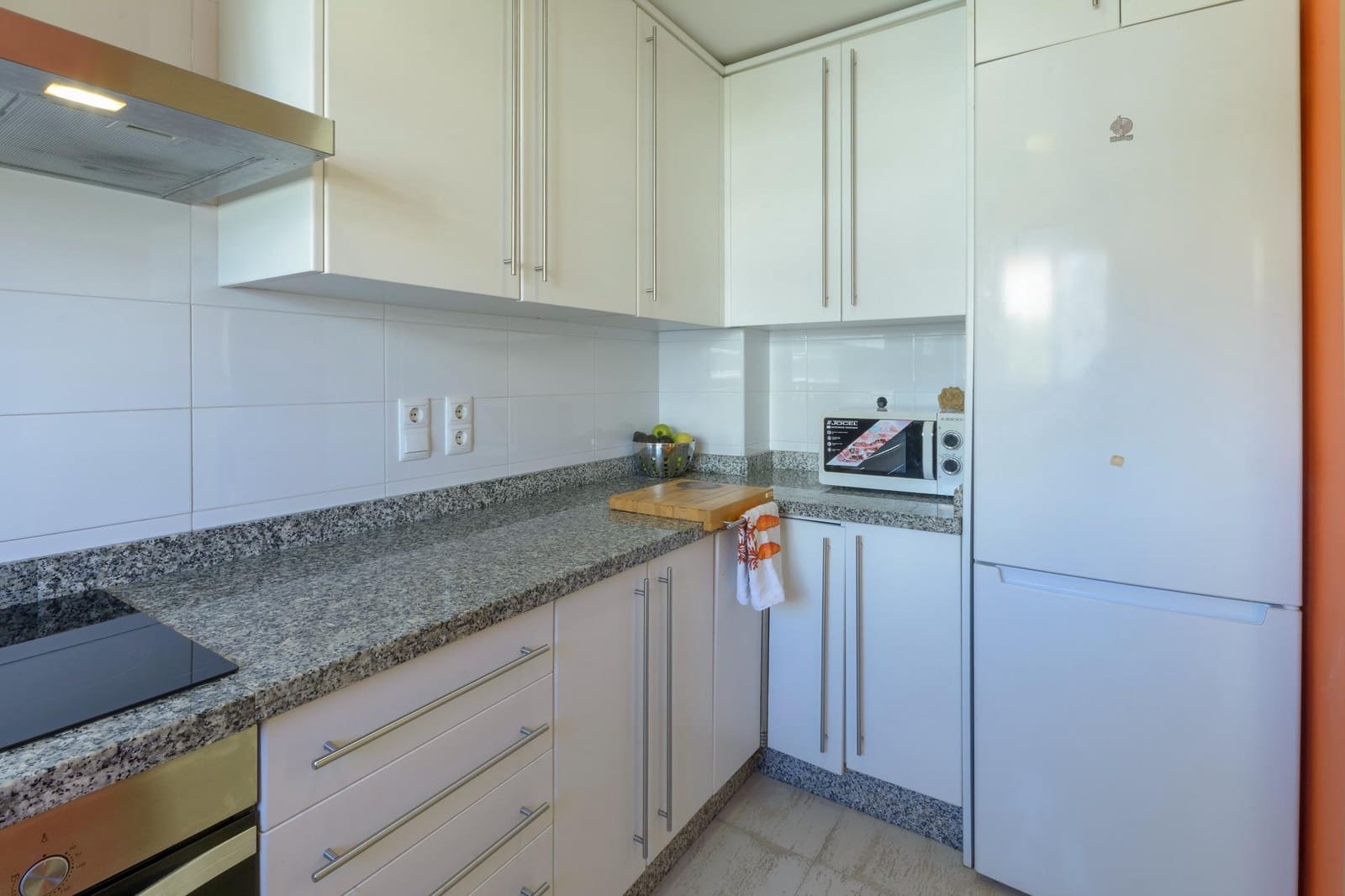 3 soverom Rekkehus til salgs i Miramar med garasje - € 259 900 (Ref: 9398600)