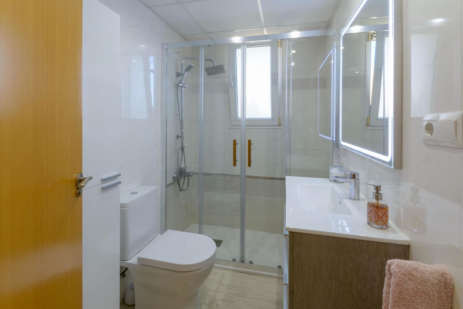 3 soverom Rekkehus til salgs i Miramar med garasje - € 259 900 (Ref: 9398600)