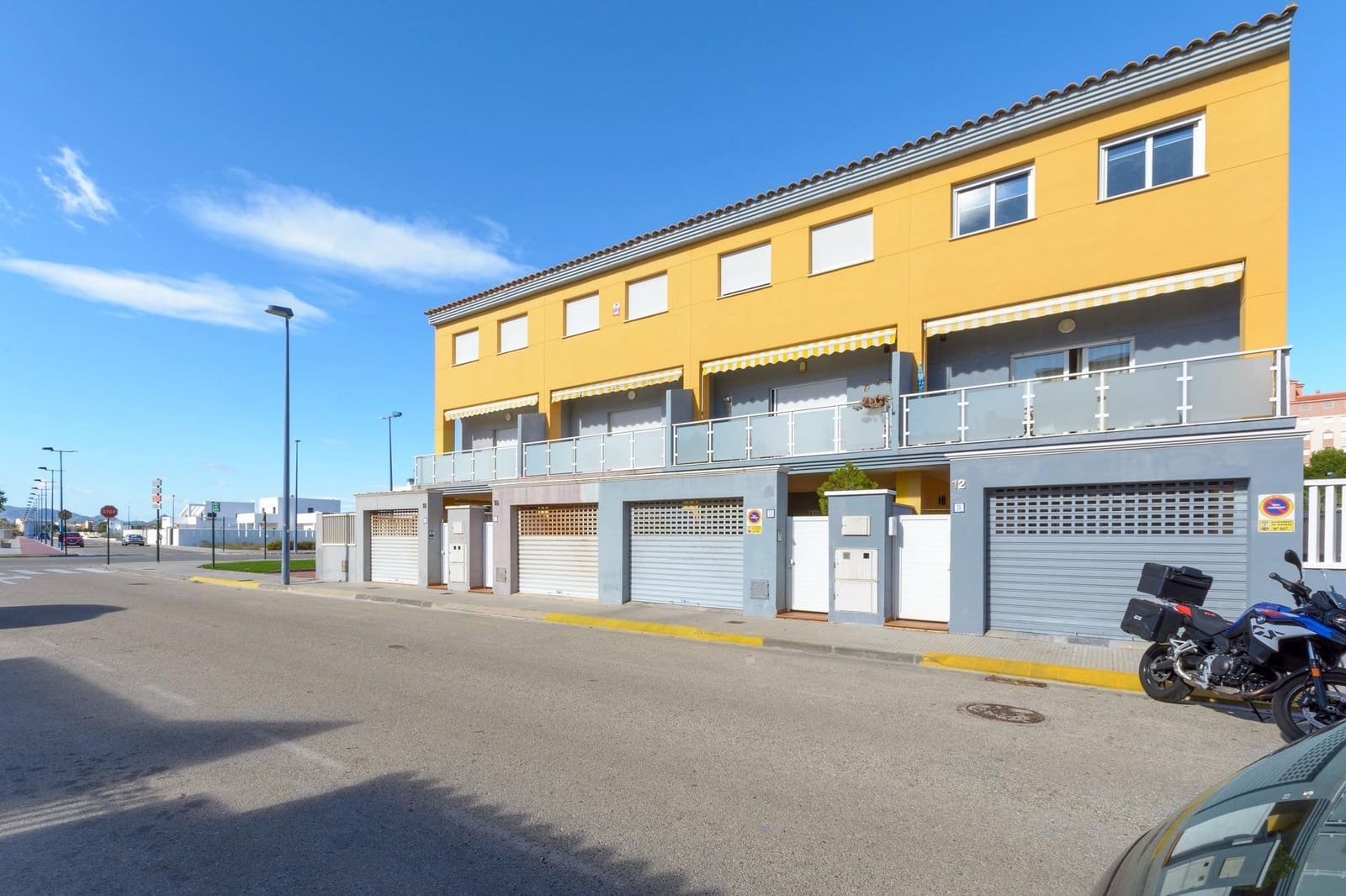 3 soverom Rekkehus til salgs i Miramar med garasje - € 259 900 (Ref: 9398600)