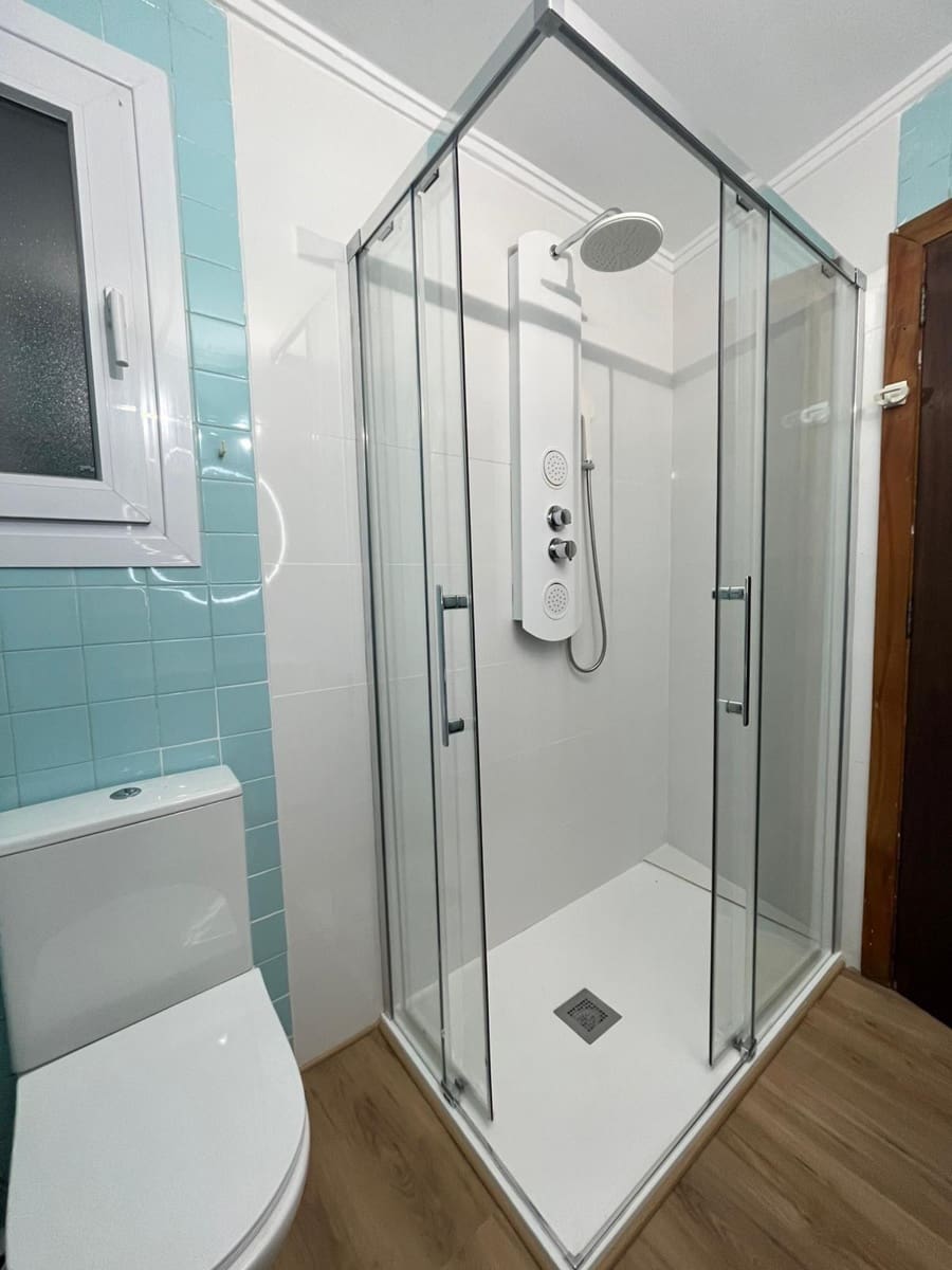 4 bedroom Flat for rent in Gandia - € 700 (Ref: 9431154)