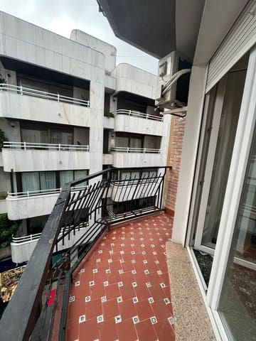 4 bedroom Flat for rent in Gandia - € 700 (Ref: 9431154)