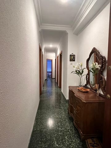 4 bedroom Flat for rent in Gandia - € 700 (Ref: 9431154)