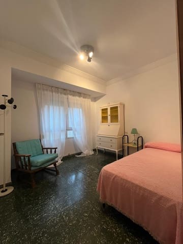 4 soverom Leilighet til leie i Gandia - € 700 (Ref: 9431154)