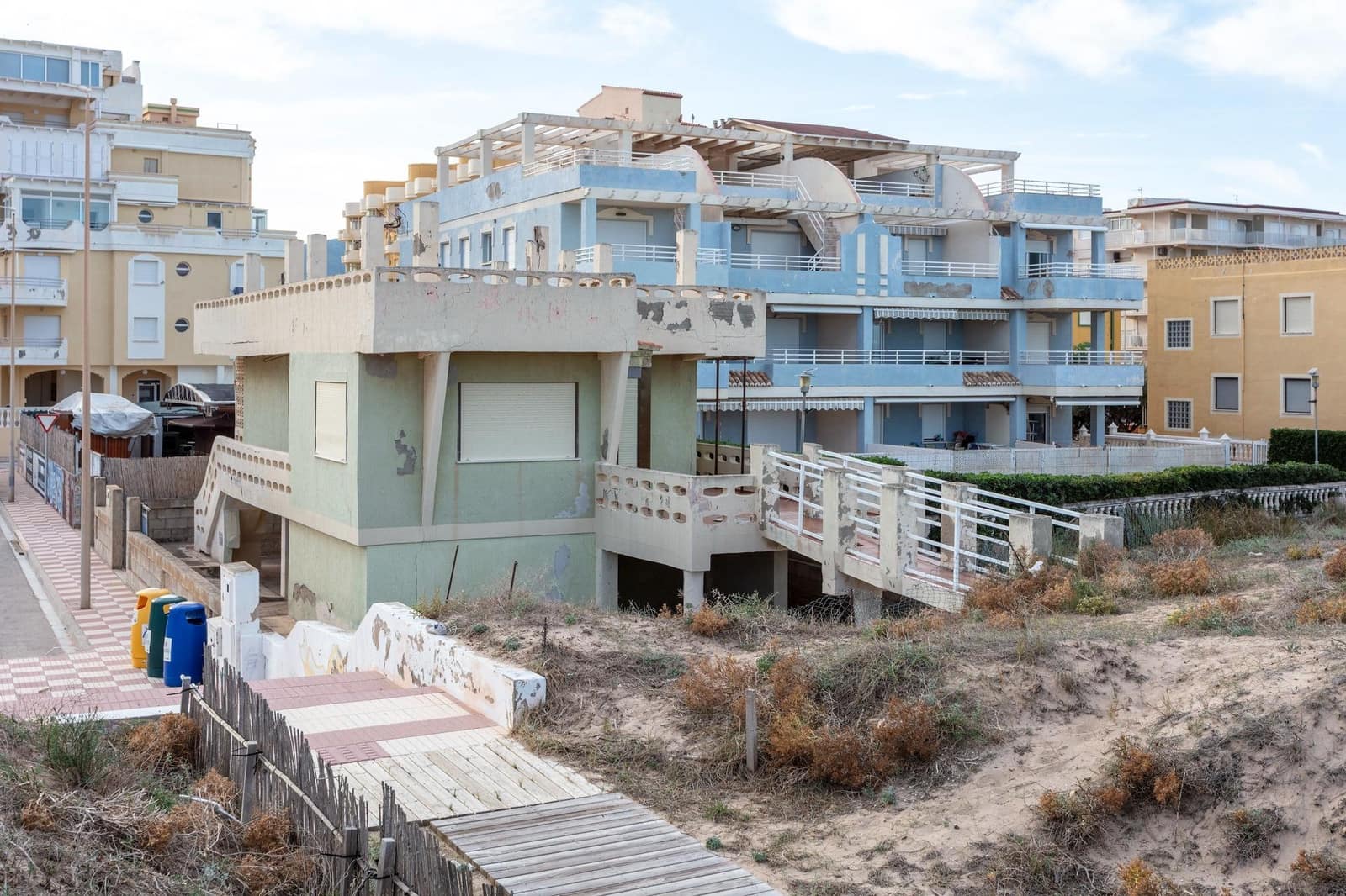 3 makuuhuone Huvila myytävänä paikassa Xeraco mukana 
autotalli - 450 000 € (Ref: 9456415)