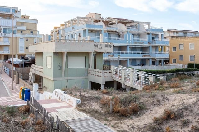 3 makuuhuone Huvila myytävänä paikassa Xeraco mukana 
autotalli - 450 000 € (Ref: 9456415)