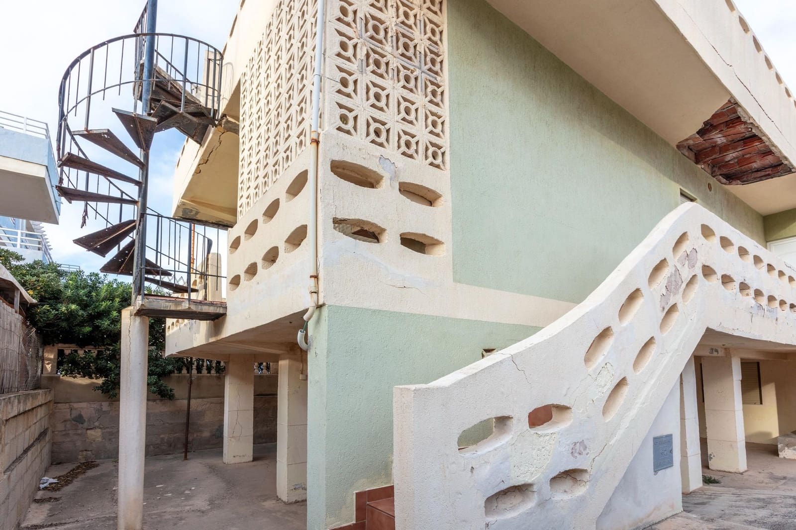 3 makuuhuone Huvila myytävänä paikassa Xeraco mukana 
autotalli - 450 000 € (Ref: 9456415)