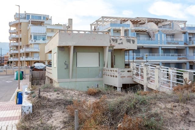 3 makuuhuone Huvila myytävänä paikassa Xeraco mukana 
autotalli - 450 000 € (Ref: 9456415)