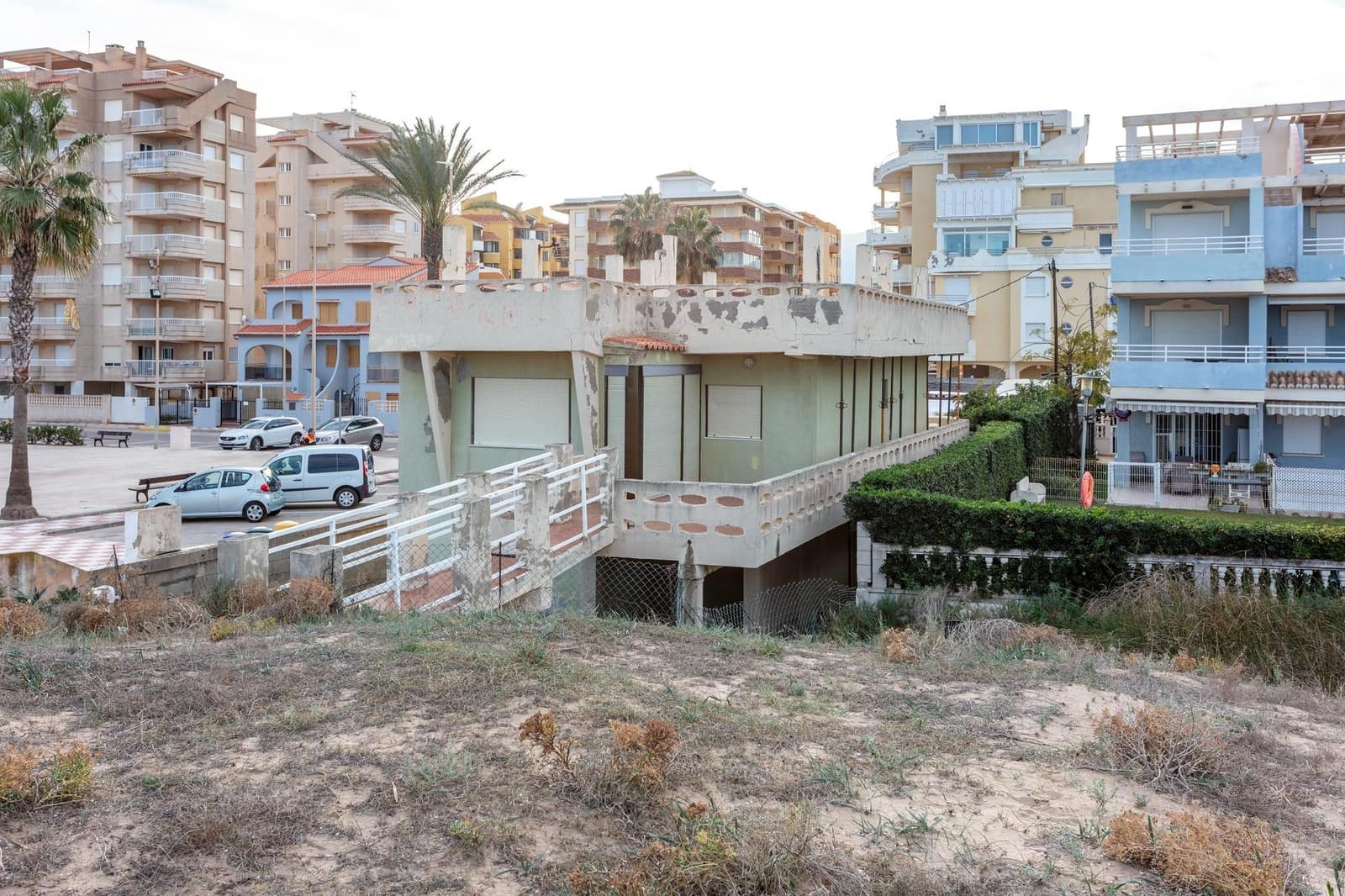 3 makuuhuone Huvila myytävänä paikassa Xeraco mukana 
autotalli - 450 000 € (Ref: 9456415)