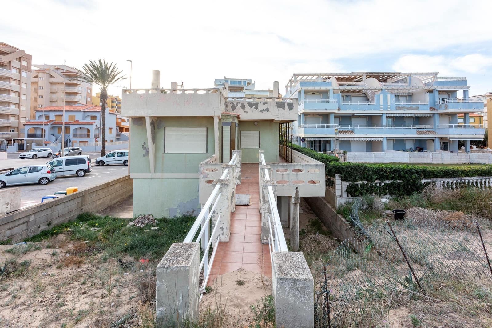 3 makuuhuone Huvila myytävänä paikassa Xeraco mukana 
autotalli - 450 000 € (Ref: 9456415)