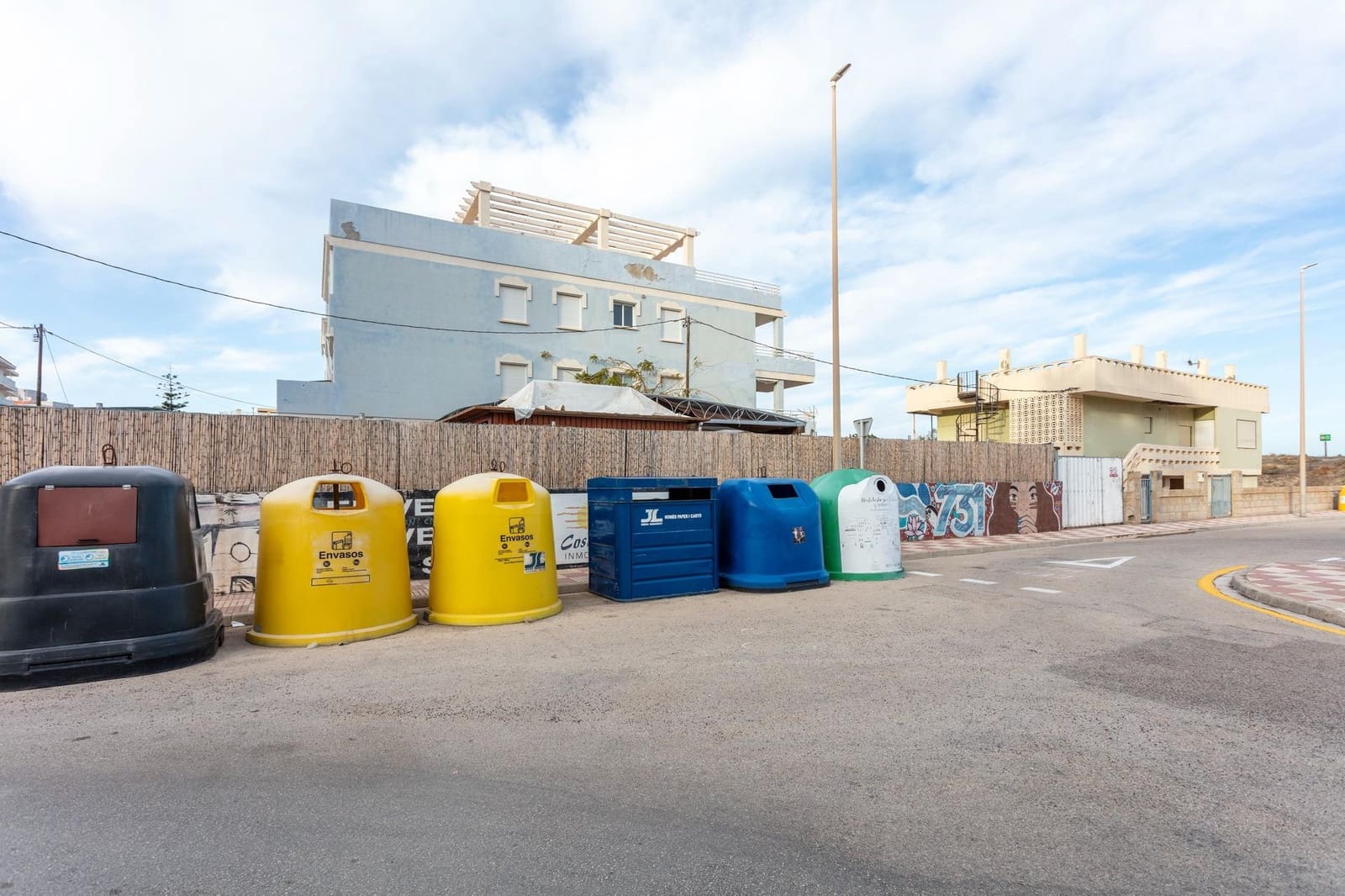 3 makuuhuone Huvila myytävänä paikassa Xeraco mukana 
autotalli - 450 000 € (Ref: 9456415)