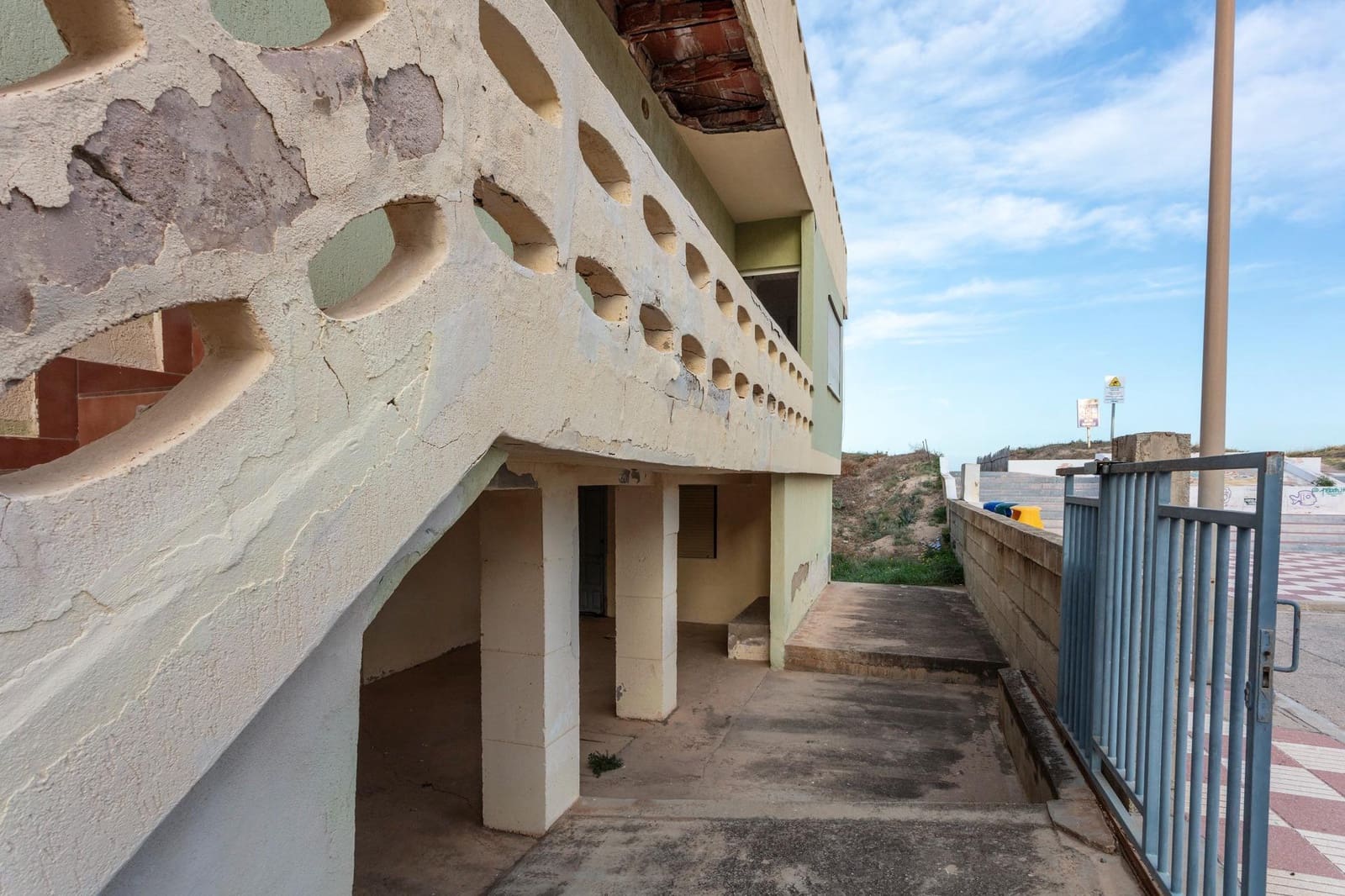 3 makuuhuone Huvila myytävänä paikassa Xeraco mukana 
autotalli - 450 000 € (Ref: 9456415)