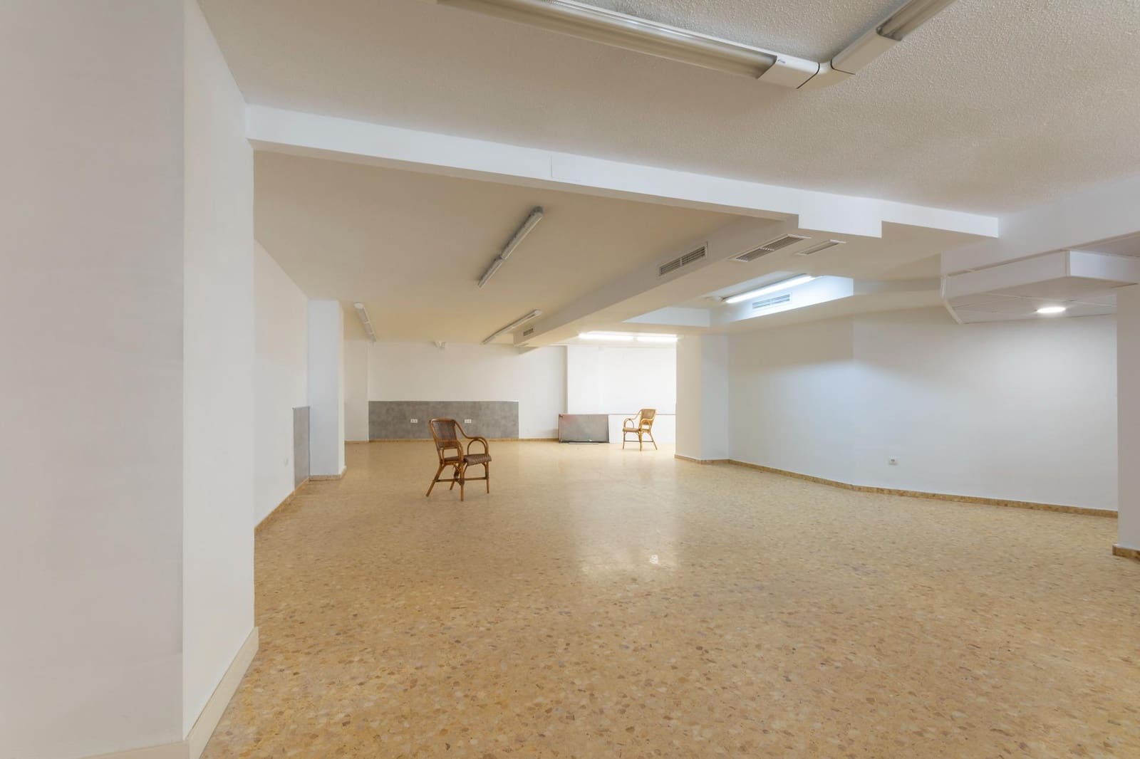 Local Comercial en Gandia en venta - 210.000 € (Ref: 9474271)