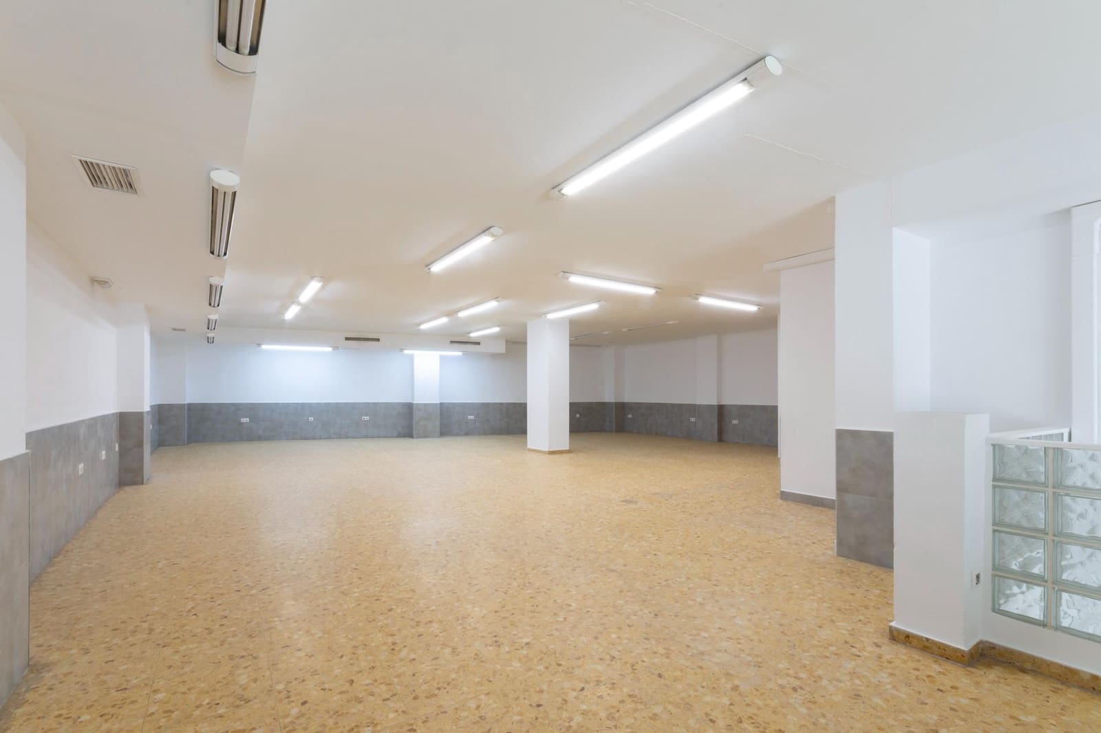 Local Comercial en Gandia en venta - 210.000 € (Ref: 9474271)