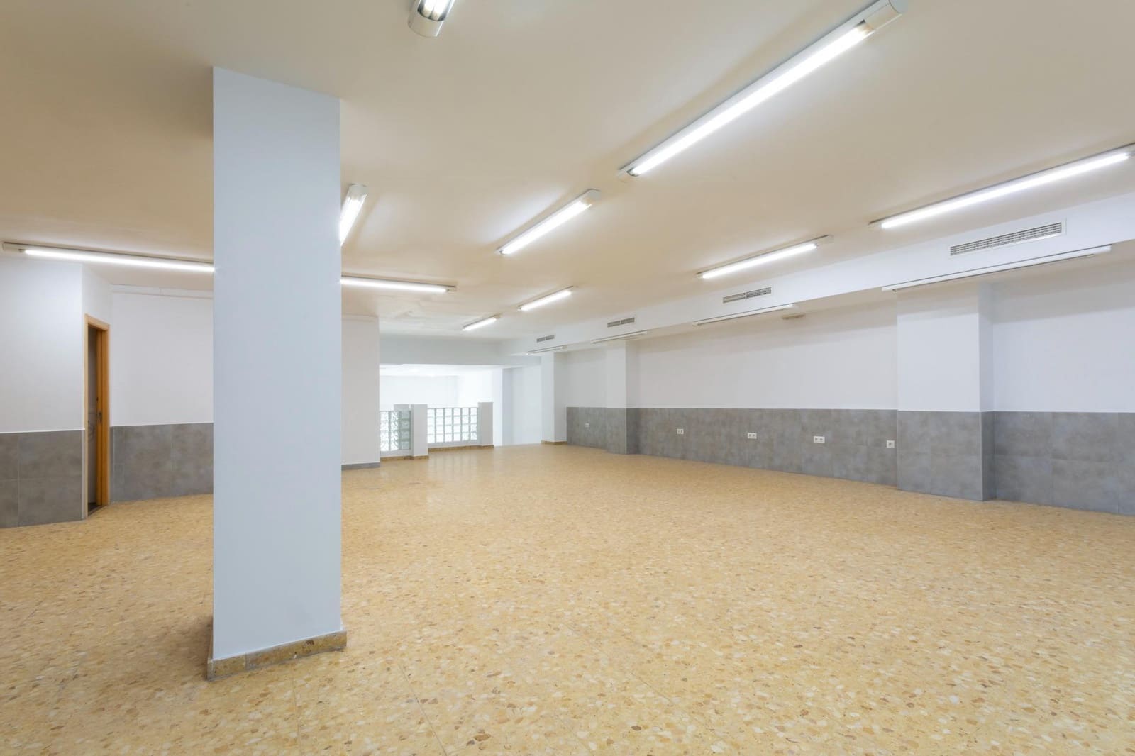 Local Comercial en Gandia en venta - 210.000 € (Ref: 9474271)