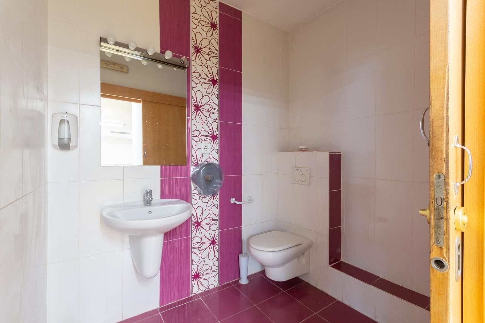 Commercieel te koop in Gandia - € 210.000 (Ref: 9474271)