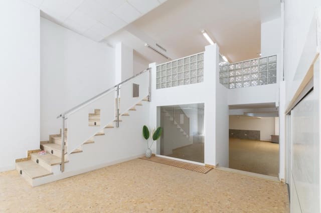 Commercial for sale in Gandia - € 210,000 (Ref: 9474271)